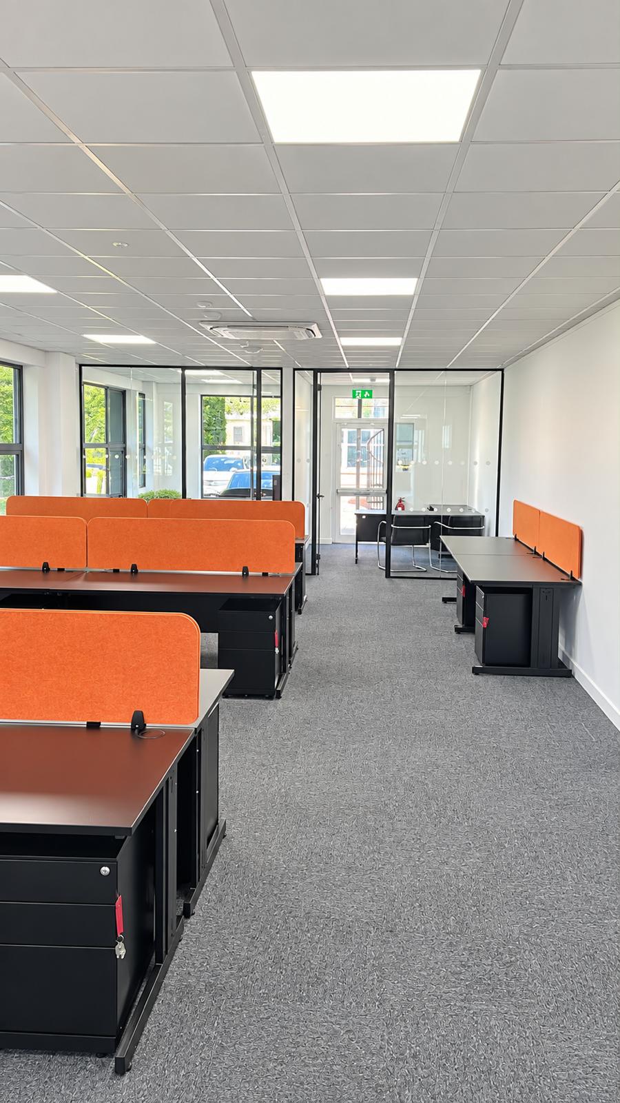 office-fit-out-open-plan-desks-orange-screens-dam-consultants
